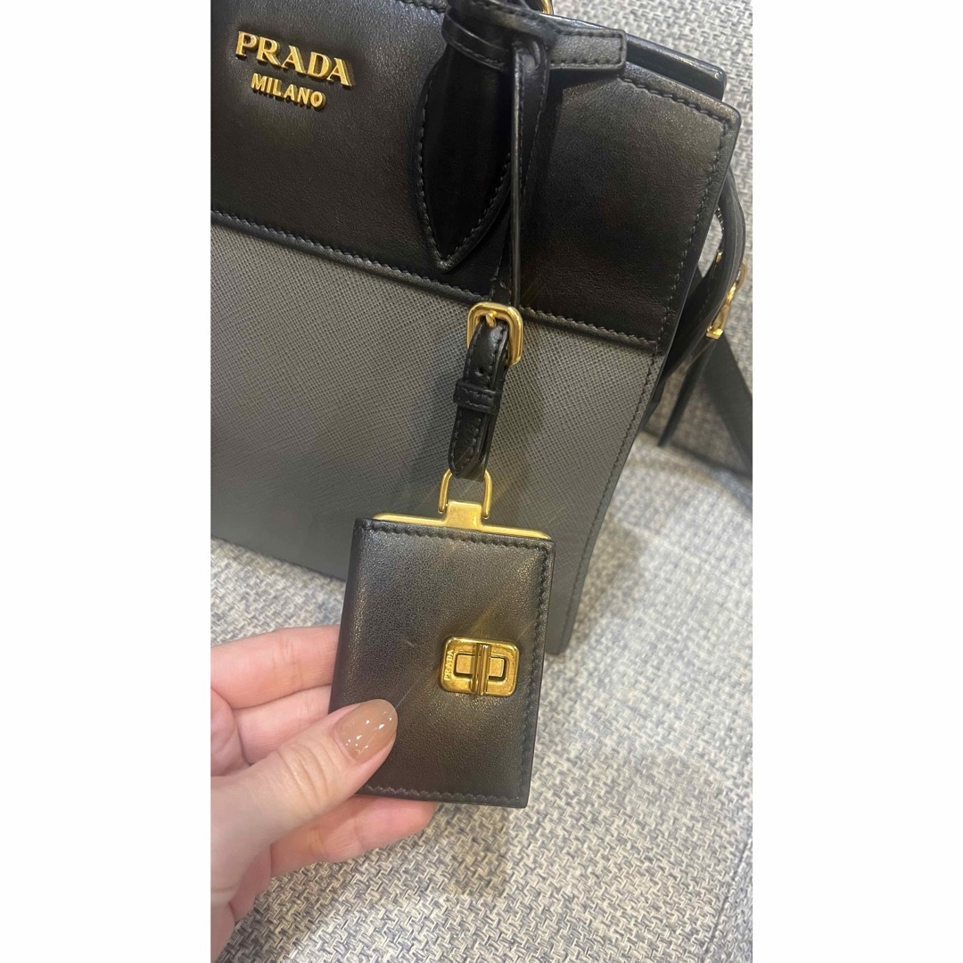 PRADA(プラダ)の【大幅お値下げ】プラダ 2way ショルダーバッグ レディースのバッグ(ショルダーバッグ)の商品写真