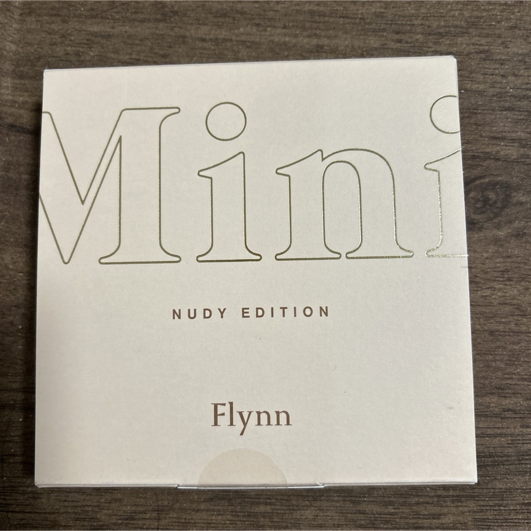 FLYNN(フリン)のFlynn  ミニヌーディーエディション コスメ/美容のベースメイク/化粧品(アイシャドウ)の商品写真