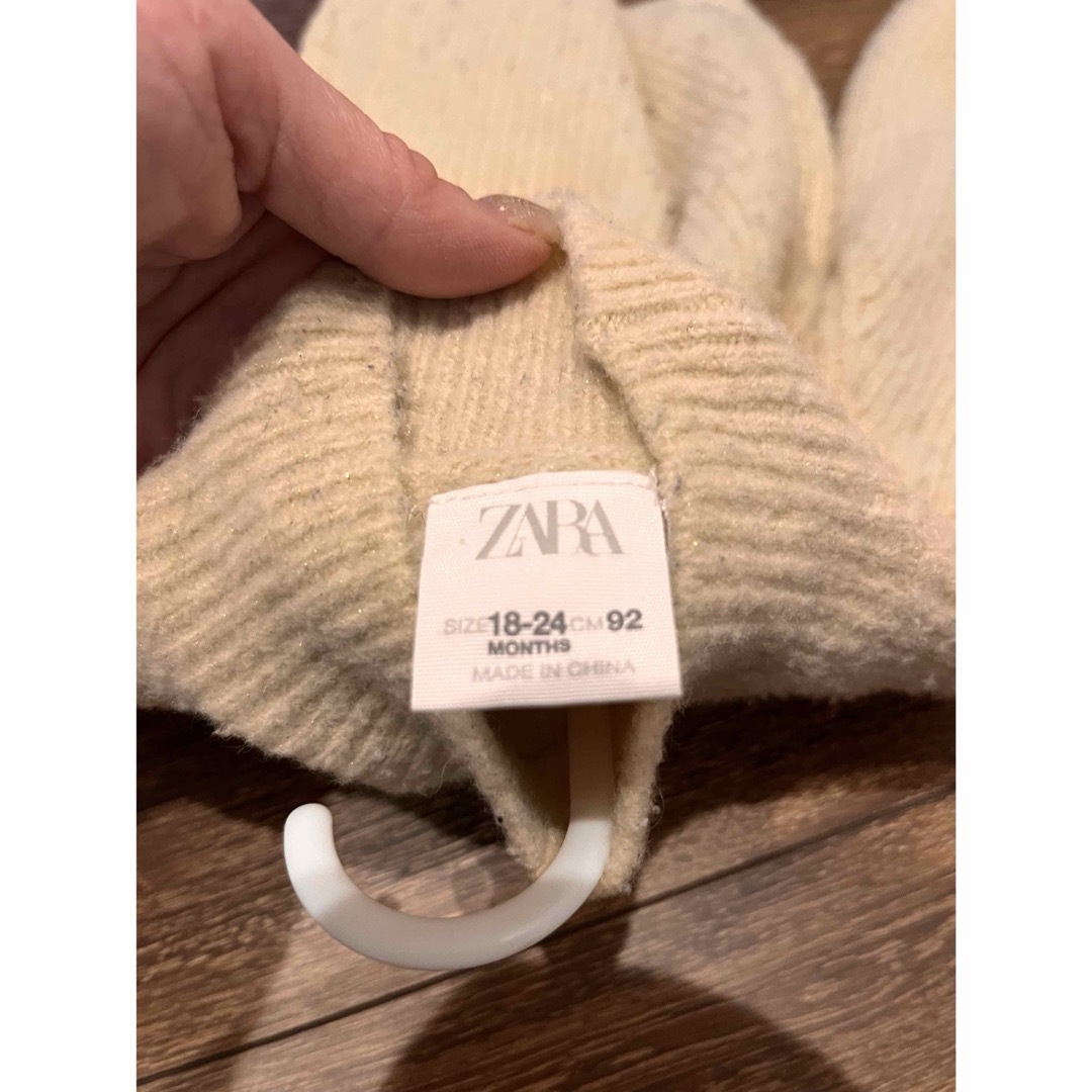 ZARA KIDS(ザラキッズ)のZARA 白ニット キッズ/ベビー/マタニティのキッズ服女の子用(90cm~)(ニット)の商品写真