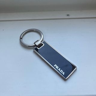 PRADA - ○非売品プラダスポーツキーホルダー伸縮自在オートロックなど