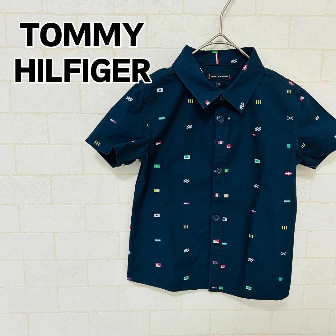 TOMMY HILFIGER(トミーヒルフィガー)の【美品】トミーヒルフィガー 国旗柄半袖シャツ 92サイズ キッズ/ベビー/マタニティのベビー服(~85cm)(シャツ/カットソー)の商品写真