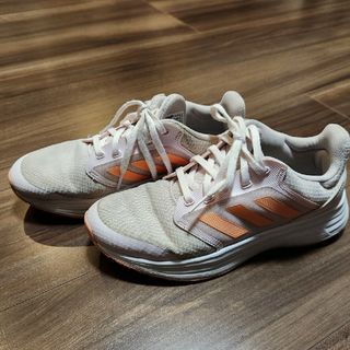 アディダス(adidas)のadidas 白 スニーカー 23cm(スニーカー)