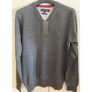 トミーヒルフィガー(TOMMY HILFIGER)の新品未使用！　トミーヒルフィガー　TOMMY  Vネックセーター　グレーS(ニット/セーター)