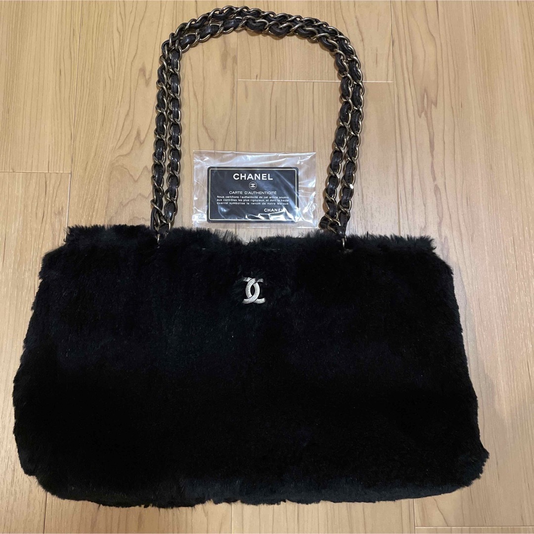 CHANEL(シャネル)のCHANEL ファーバッグ　ブラック レディースのバッグ(ショルダーバッグ)の商品写真