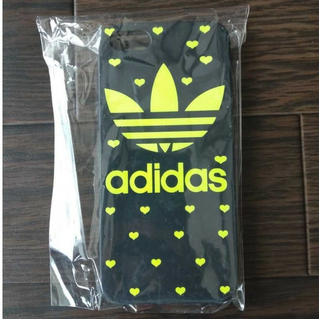 adidas(アディダス)の新品　adidasスマホケース　アディダス　スマホカバー　ケース　カバー　スマホ スマホ/家電/カメラのスマホアクセサリー(iPhoneケース)の商品写真