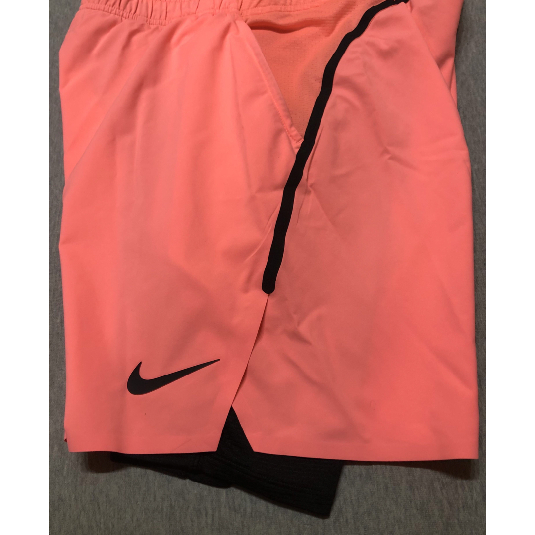 NIKE(ナイキ)の美品　ナイキ　スパッツつき　ショートパンツ スポーツ/アウトドアのテニス(ウェア)の商品写真