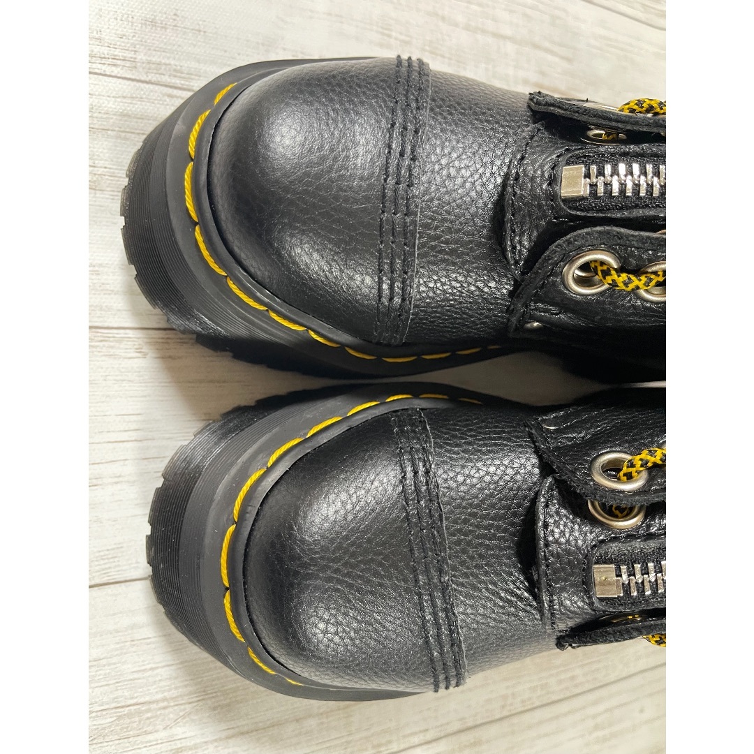 Dr.Martens(ドクターマーチン)の新品未使用ドクターマーチン☆☆ＳＩＮＣＬＡＩＲ　ＨＩ　MAX☆☆超厚底ソール レディースの靴/シューズ(ブーツ)の商品写真