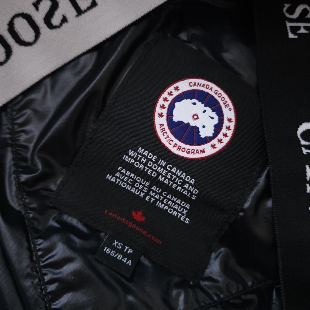 CANADA GOOSE(カナダグース)の未使用【カナダグース】サイプレス パッファー　ダウンコート　XSサイズ レディースのジャケット/アウター(ダウンコート)の商品写真