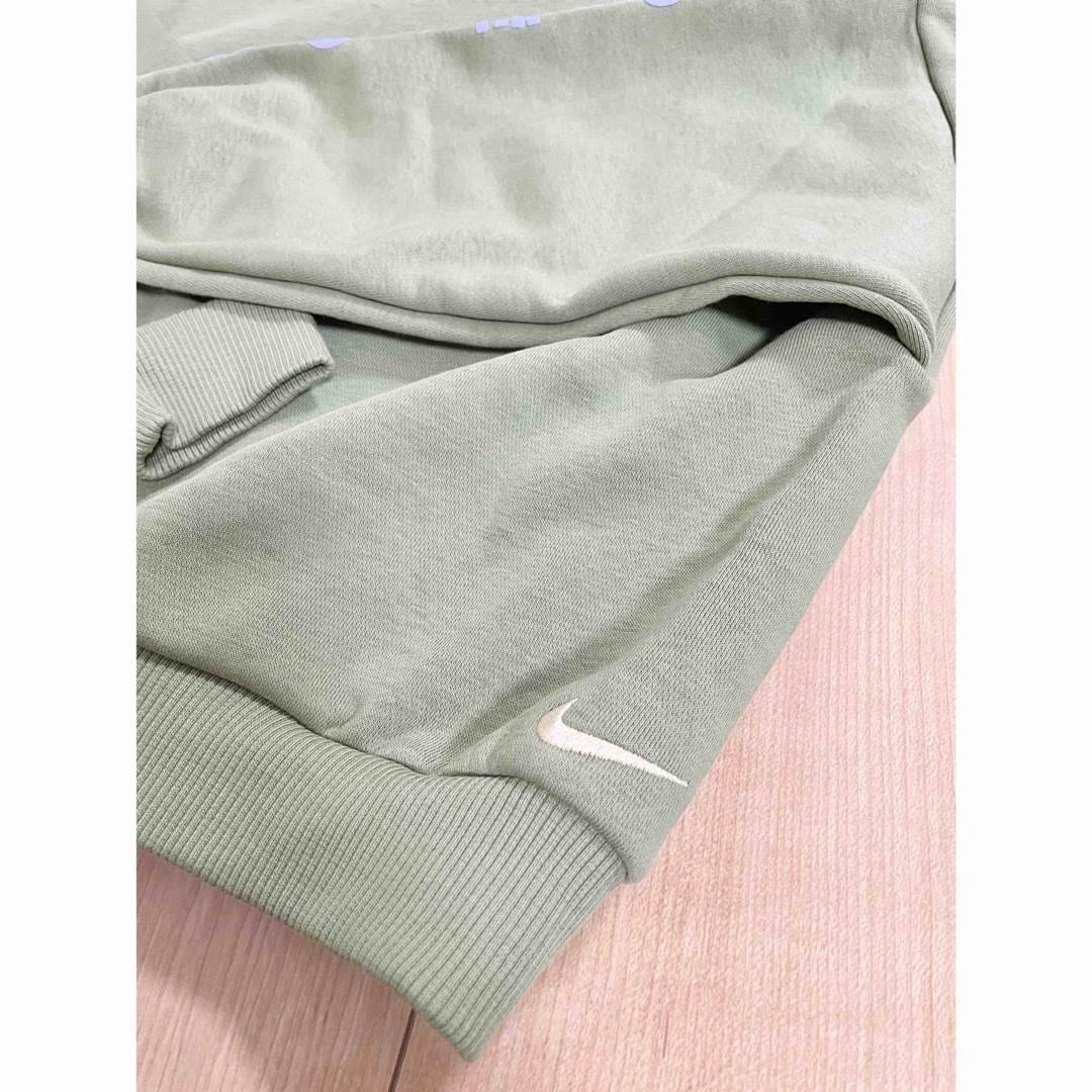 NIKE(ナイキ)の新品★ ナイキ　NIKE  パーカー　フード付き　130  未使用 キッズ/ベビー/マタニティのキッズ服女の子用(90cm~)(その他)の商品写真