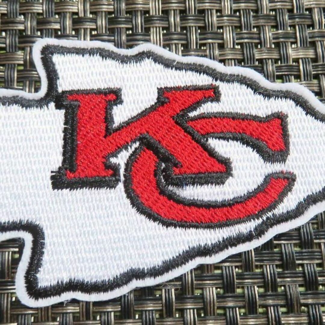 白赤KC激渋NFLカンザスシティ・チーフスChiefs刺繍ワッペン■アメフト観戦 スポーツ/アウトドアのスポーツ/アウトドア その他(アメリカンフットボール)の商品写真