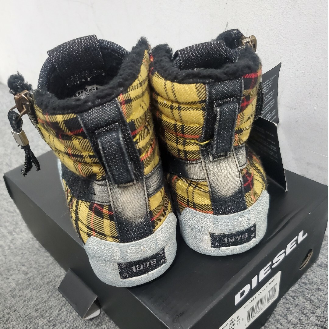 DIESEL(ディーゼル)のDIESEL　ハイカットスニーカー　デニム×チェック柄 レディースの靴/シューズ(スニーカー)の商品写真