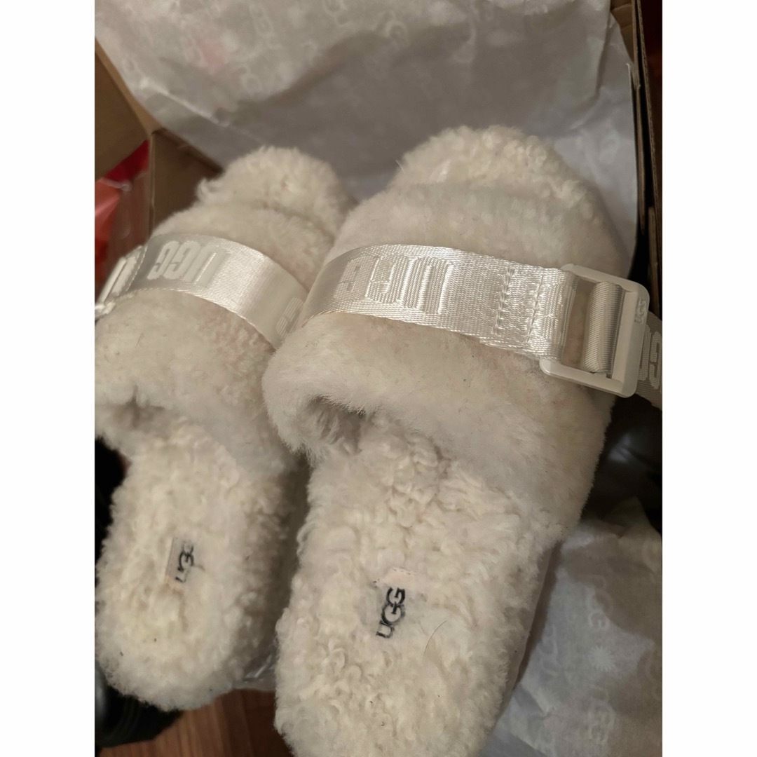 UGG アグ サンダル 厚底 ファー フラッフィータ UGG アグ サンダル 厚底 ファー フラッフィータ