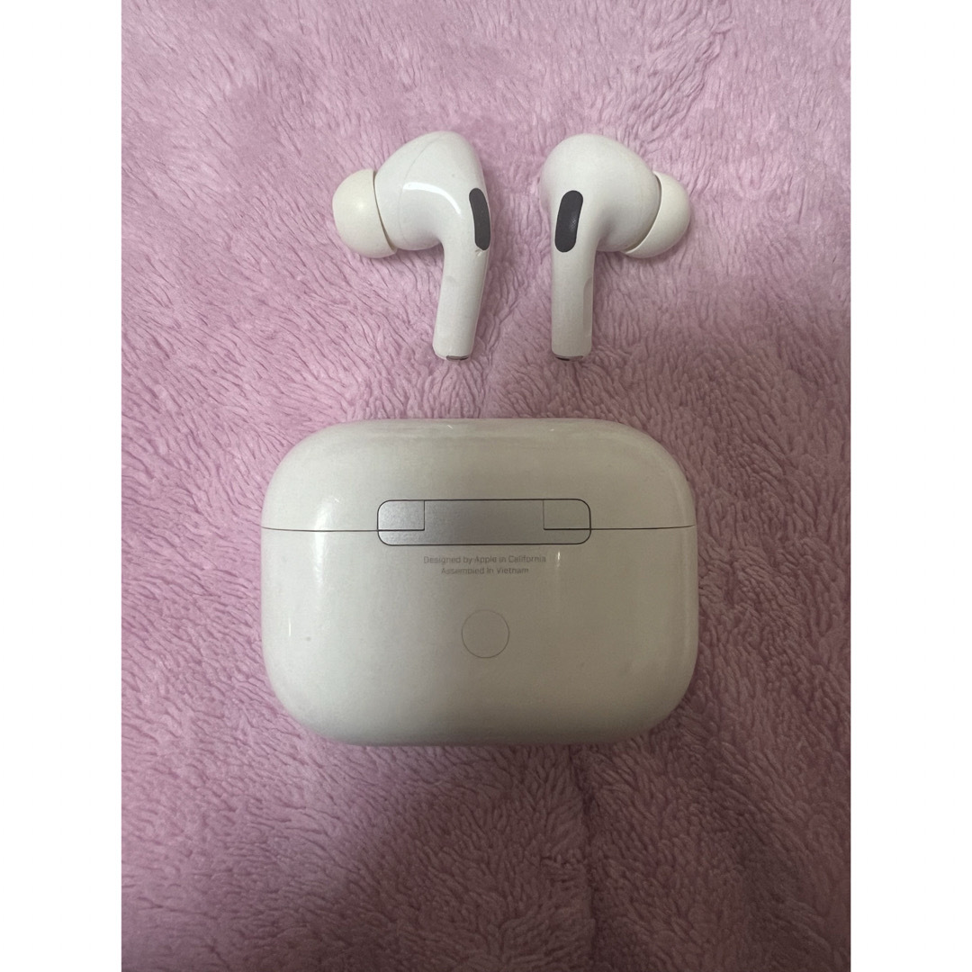 Apple(アップル)のAirPods Pro MWP22J/A スマホ/家電/カメラのオーディオ機器(ヘッドフォン/イヤフォン)の商品写真