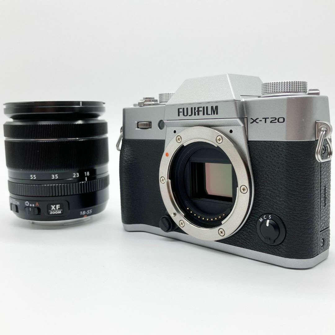 富士フイルム(フジフイルム)のFUJIFILM ミラーレス一眼カメラ X-T20 レンズキットシルバー スマホ/家電/カメラのカメラ(ミラーレス一眼)の商品写真