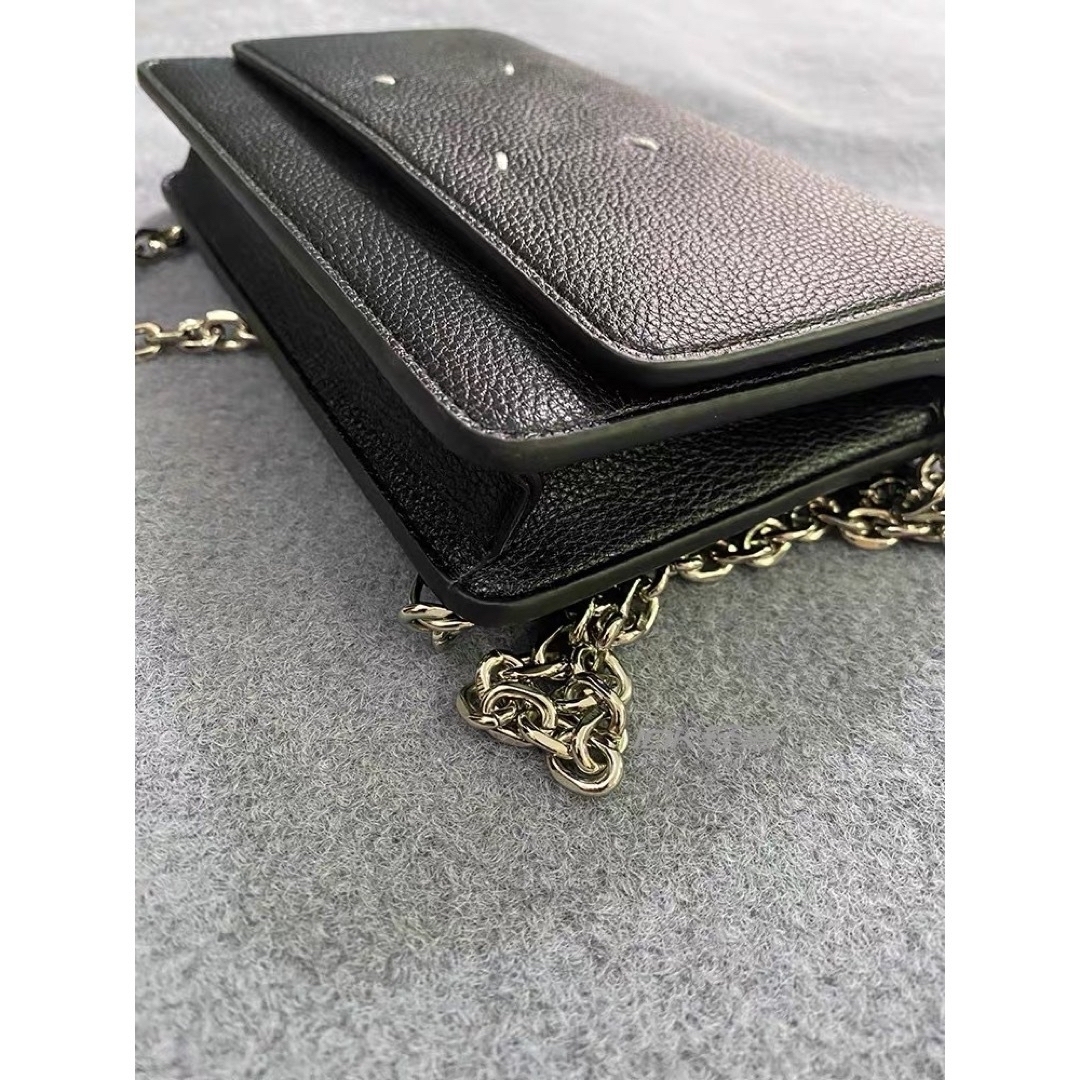 最新版MAISON MARGIELA ショルダーバッグ メゾンマルジェラ 最新版MAISON MARGIELA ショルダーバッグ メゾンマルジェラ