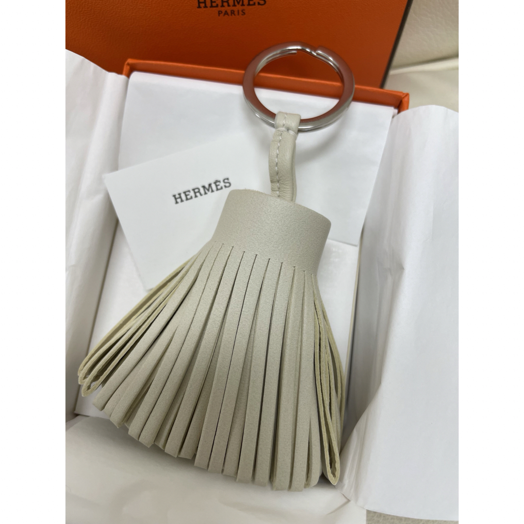 Hermes(エルメス)の未使用⭐️エルメスキーホルダー⭐️エルメスカルメン レディースのファッション小物(キーホルダー)の商品写真