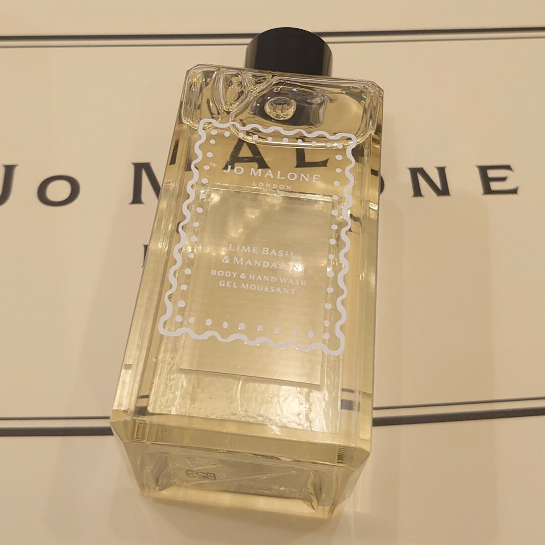 Jo Malone(ジョーマローン)のJo Malone 新品未使用 ライム バジル＆マンダリン ボディ & ハンド コスメ/美容のボディケア(ボディソープ/石鹸)の商品写真