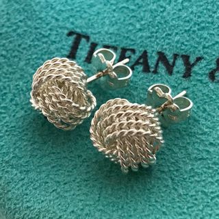 Tiffany サマセット ツイストノット ピアス