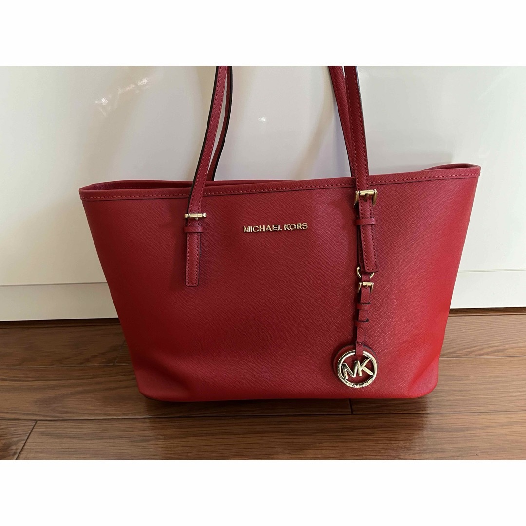 Michael Kors(マイケルコース)のマイケルコース トートバッグ　赤 レディースのバッグ(トートバッグ)の商品写真