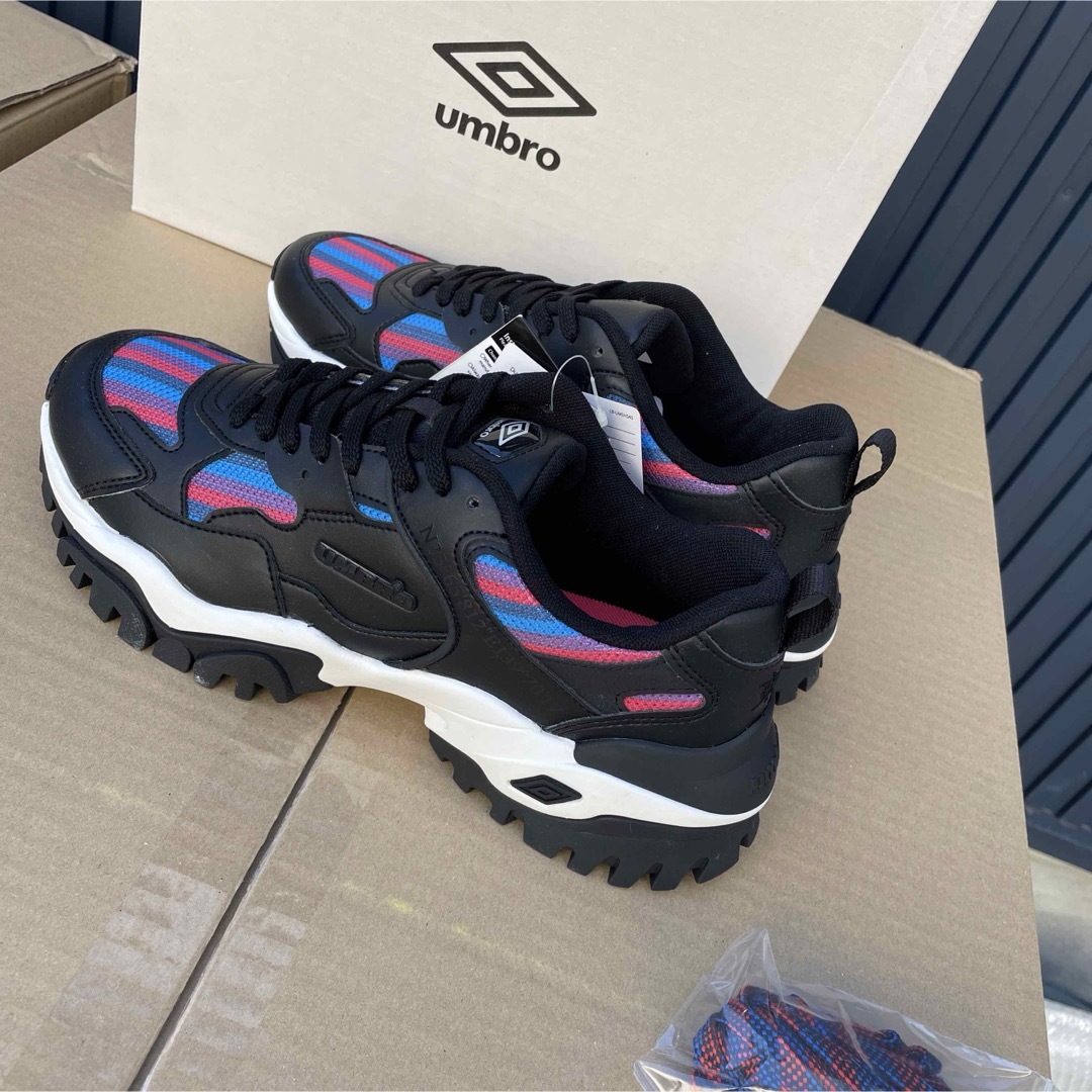 UMBRO(アンブロ)の新品　umbro x atmos F.C.TOKYO スニーカー　アンブロ メンズの靴/シューズ(スニーカー)の商品写真