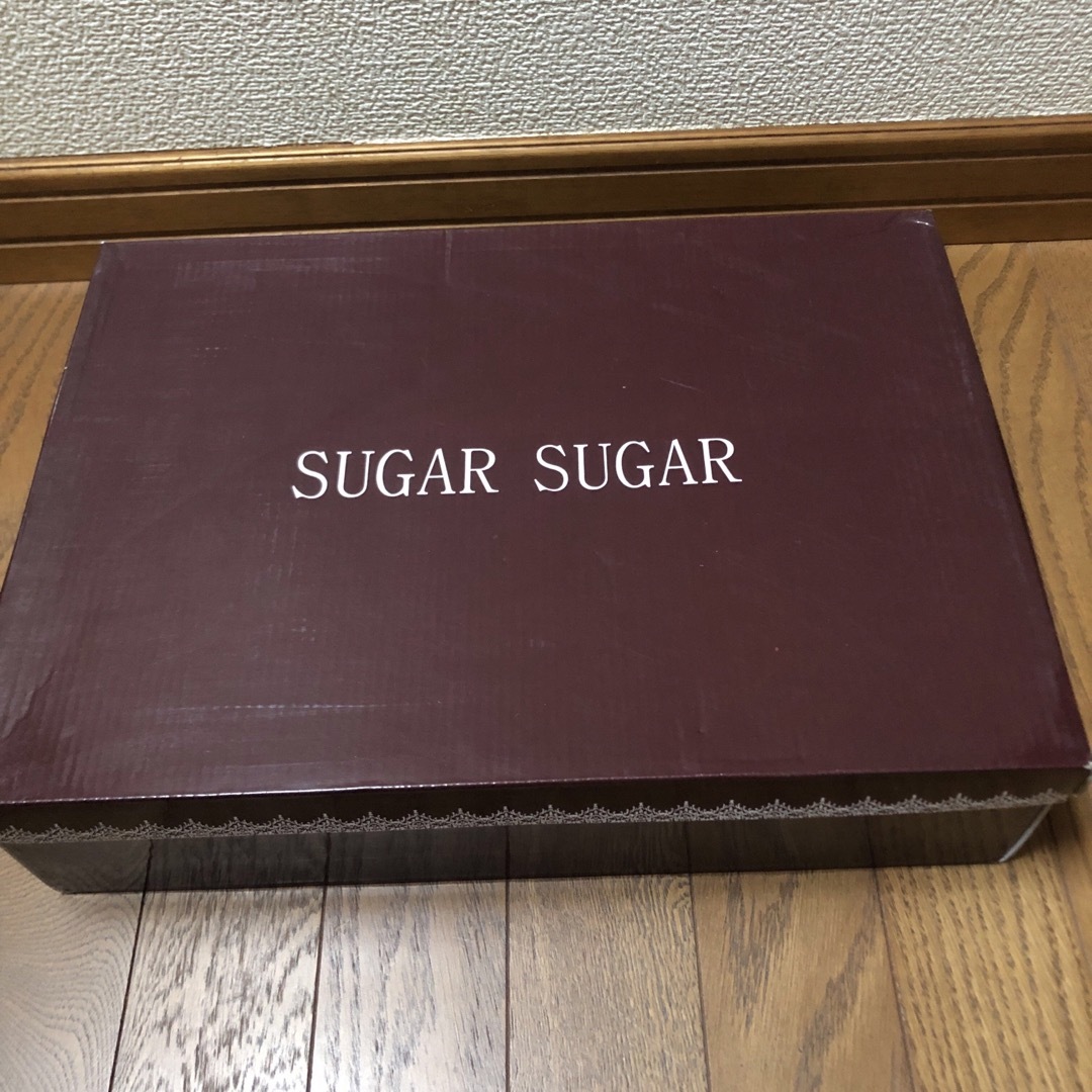 Sugar Sugar(シュガーシュガー)の《新品未使用》SUGAR SUGAR ラメ入りショートブーツ レディースの靴/シューズ(ブーツ)の商品写真