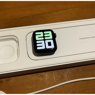 アップルウォッチ(Apple Watch)のapple watch se black 40mm wi-fiモデル　第一世代(腕時計(デジタル))