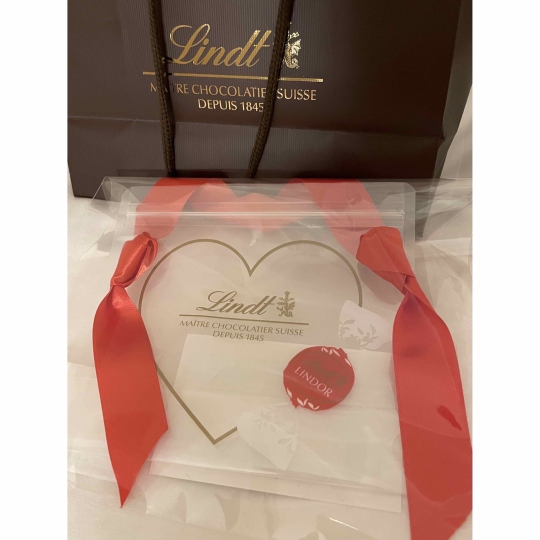 Lindt(リンツ)のリンツ　ジップバッグ　リボン レディースのバッグ(ショップ袋)の商品写真