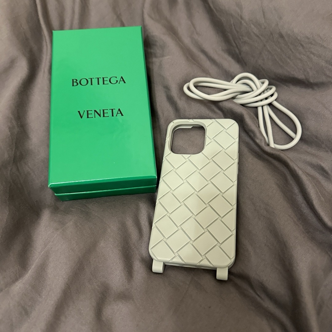 Bottega Veneta(ボッテガヴェネタ)のBOTTEGA VENETA iPhone14pro max スマホケース スマホ/家電/カメラのスマホアクセサリー(iPhoneケース)の商品写真