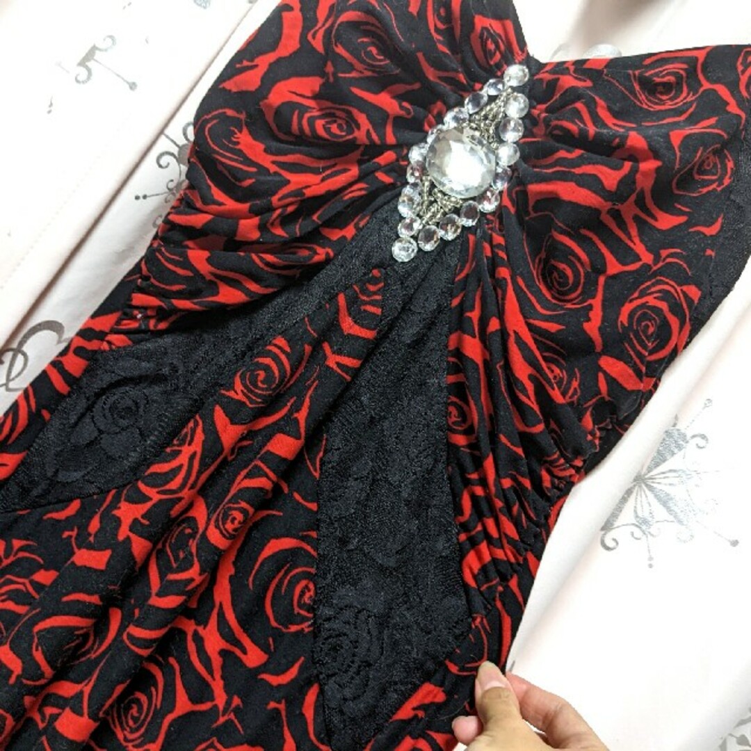 dazzy store(デイジーストア)の赤×黒♥花柄♥デカ♥ビジュー♥キラキラ♥ゴージャス♥レア♥ロング♥キャバ♥ドレス レディースのフォーマル/ドレス(ロングドレス)の商品写真