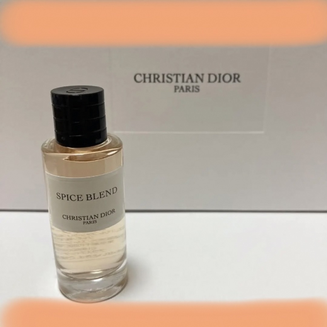 Christian Dior(クリスチャンディオール)のDior メゾンクリスチャンディオール 香水 スパイスブレンド 7.5ml 巾着 エンタメ/ホビーのエンタメ その他(その他)の商品写真