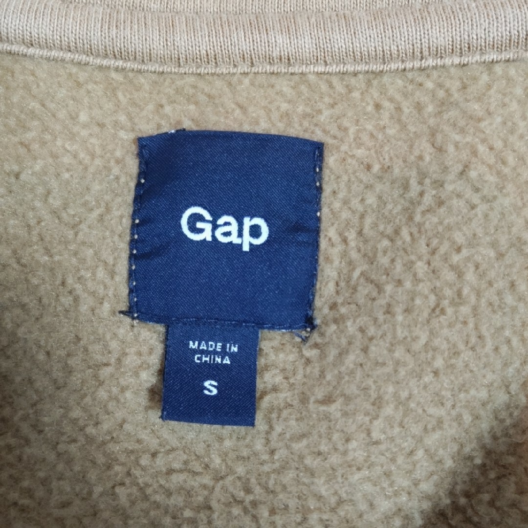 GAP(ギャップ)のメンズ✻GAP　ギャップ　フード付ジャンバー　サイズＳ　無地　上下ジッパー メンズのジャケット/アウター(その他)の商品写真