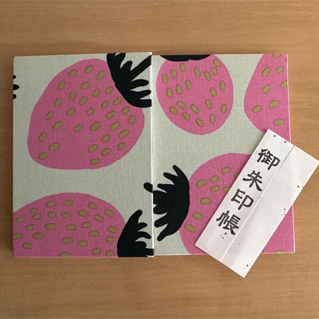 marimekko(マリメッコ)のマリメッコ 御朱印帳 ピエニマンシッカ カルトナージュ ハンドメイドの文具/ステーショナリー(その他)の商品写真