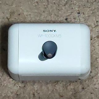 【新品未開封】WF-1000XM5（B） ブラック　ワイヤレスイヤホン SONY(ヘッドフォン/イヤフォン)