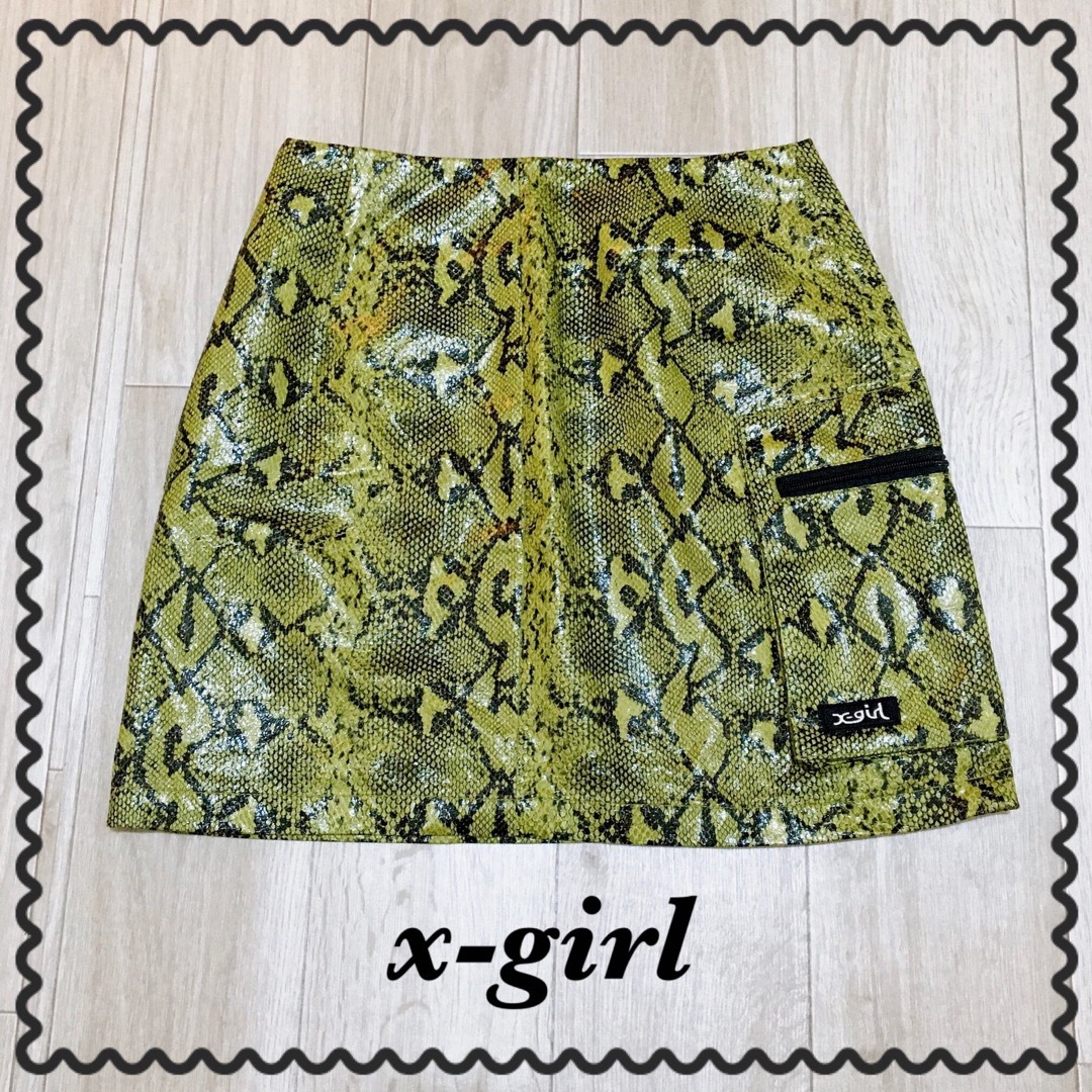 X-girl(エックスガール)のx-girl ヘビ柄　SNAKE スカート レディースのスカート(ミニスカート)の商品写真