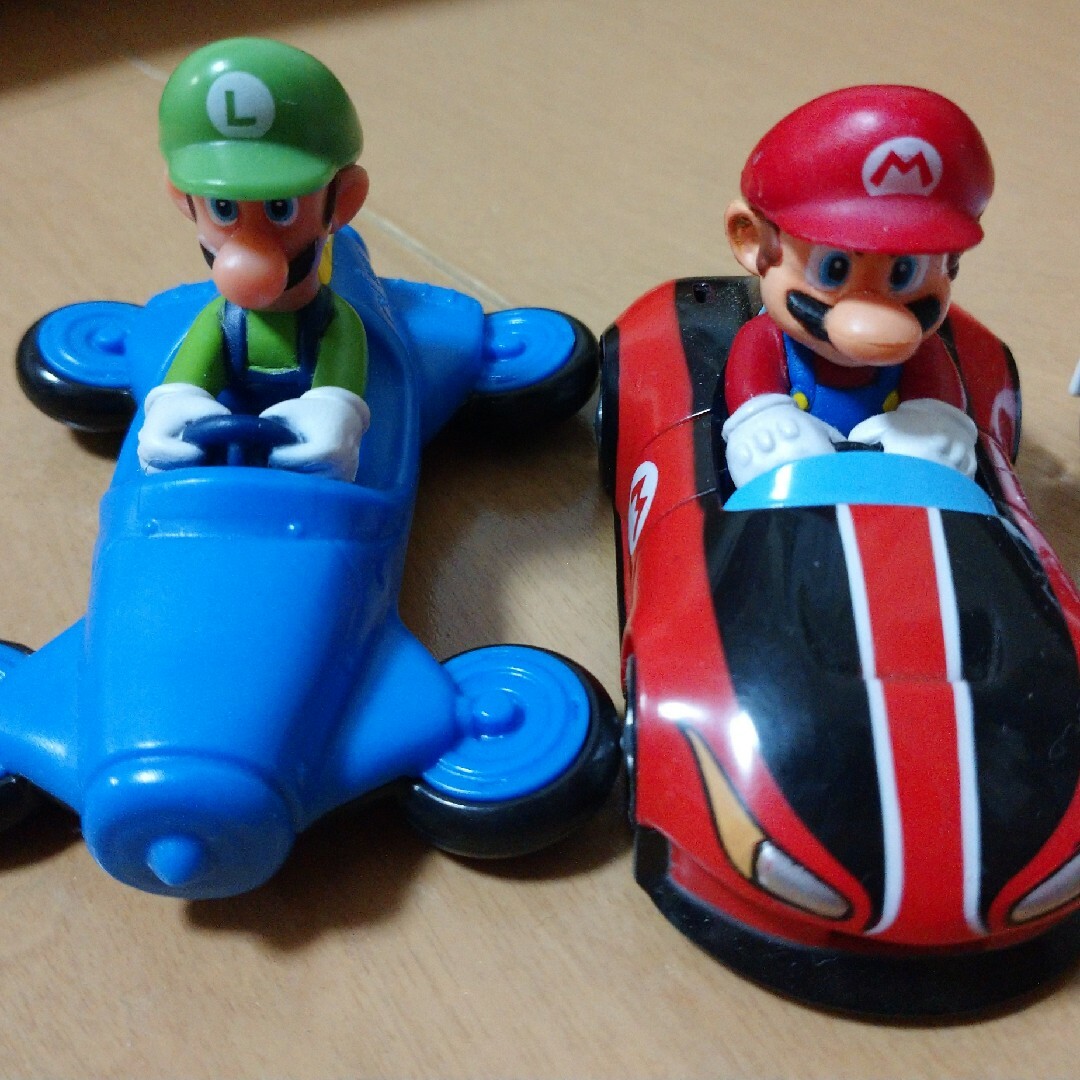 トミカトラック パトカー マリオ エンタメ/ホビーのおもちゃ/ぬいぐるみ(ミニカー)の商品写真