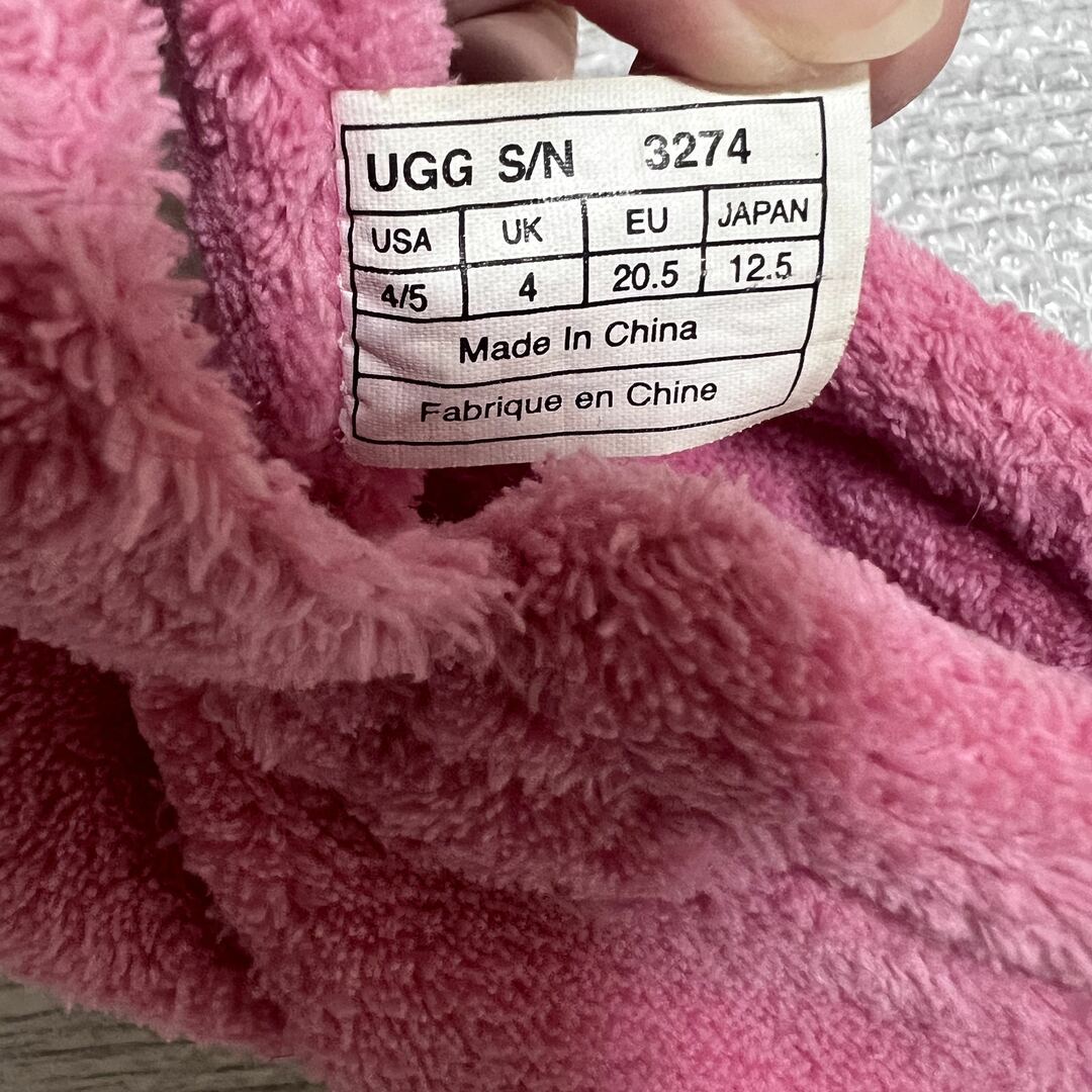 UGG(アグ)のUGG ベビー　キッズブーツ キッズ/ベビー/マタニティのキッズ靴/シューズ(15cm~)(ブーツ)の商品写真