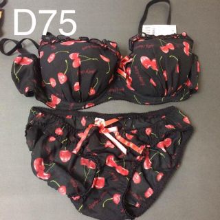 新品未使用タグ無 D75 M ブラショーツセット(ブラ&ショーツセット)