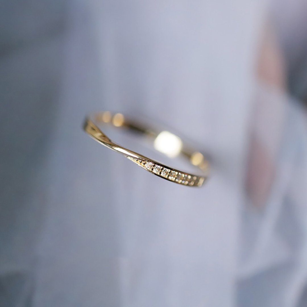 高級 小粒 CZダイヤ ひねり シンプル ゴールド リング 11号 レディースのアクセサリー(リング(指輪))の商品写真