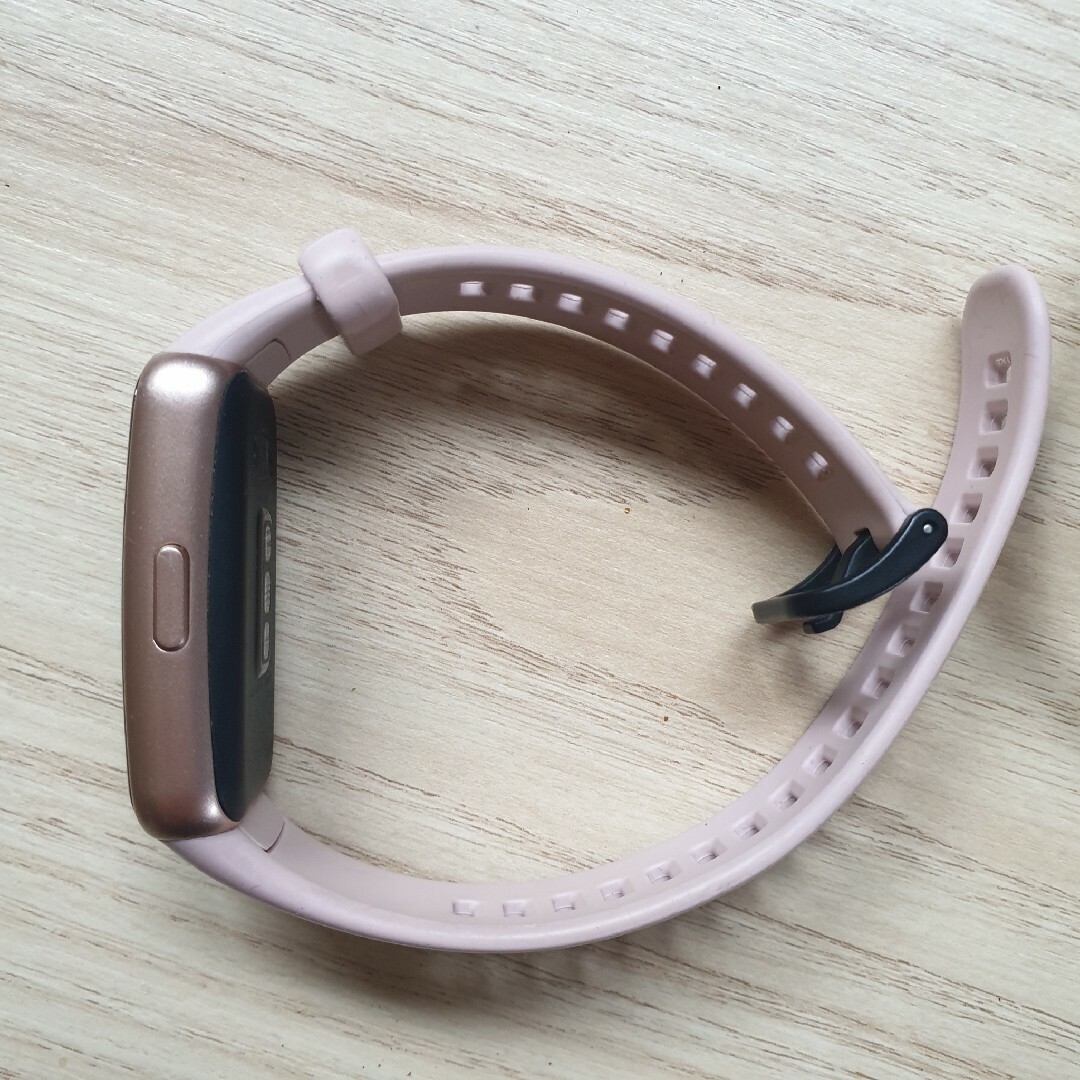 HUAWEI Band 6　ジャンク メンズの時計(腕時計(デジタル))の商品写真