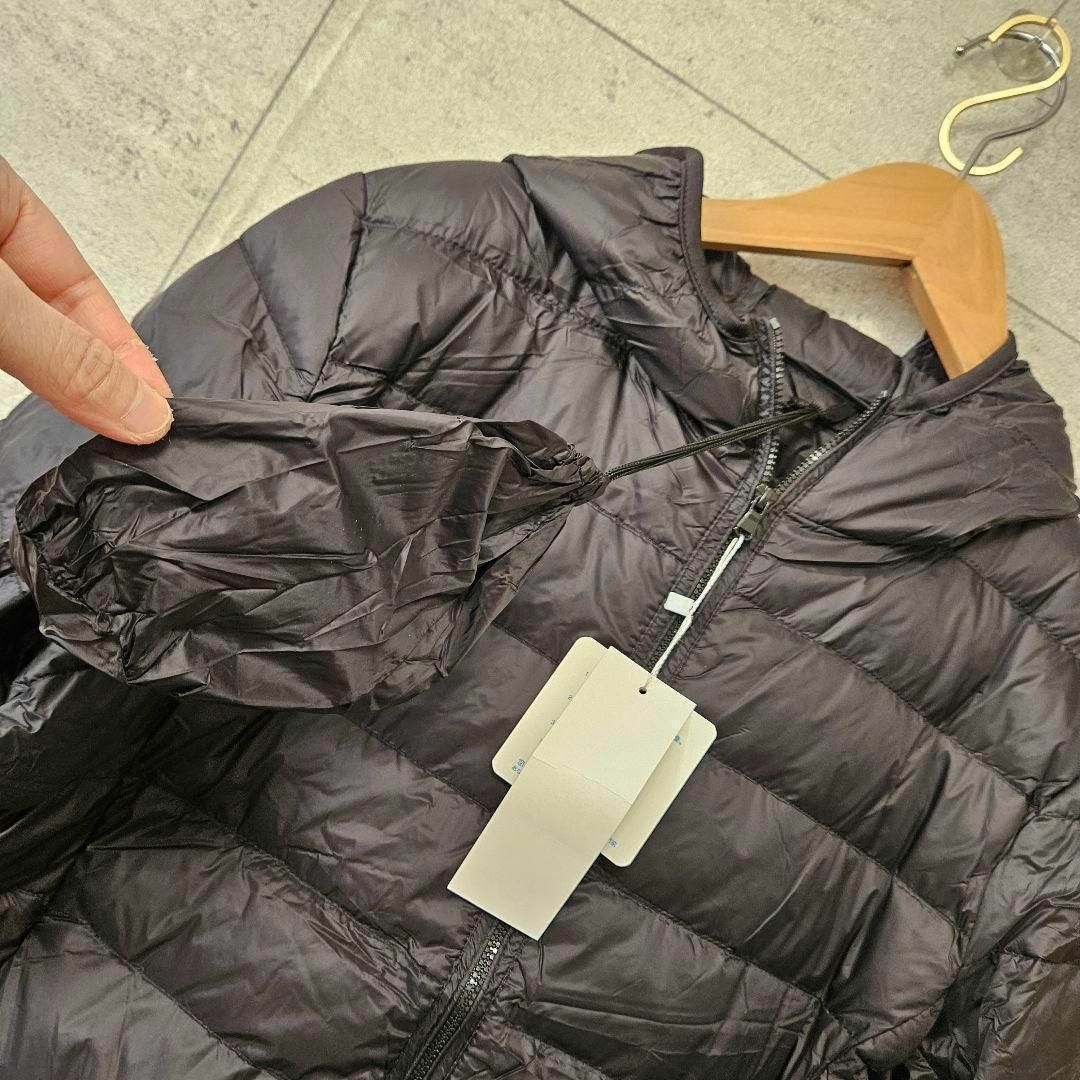 ウルトラライトダウン 携帯用袋付  薄いのに暖かい。黒 レディースのジャケット/アウター(ダウンジャケット)の商品写真