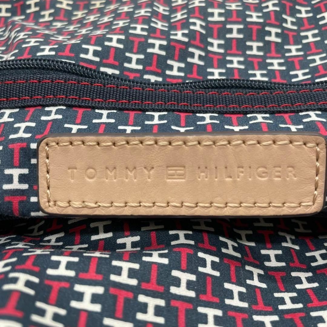 TOMMY HILFIGER(トミーヒルフィガー)のTOMY HILFIGER トミーヒルフィガー　トートバッグ　ボーダー　ナイロン レディースのバッグ(トートバッグ)の商品写真