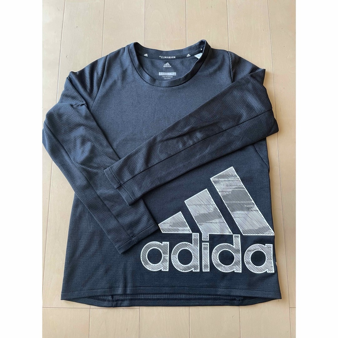 adidas(アディダス)のジュニア用　adidasカットソー　ブラック　150 スポーツ/アウトドアのサッカー/フットサル(ウェア)の商品写真