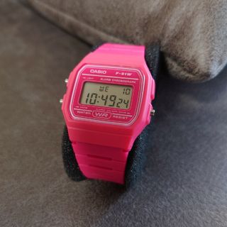 カシオ(CASIO)のCASIO チープカシオ F-91W ピンク 腕時計 廃盤(腕時計)