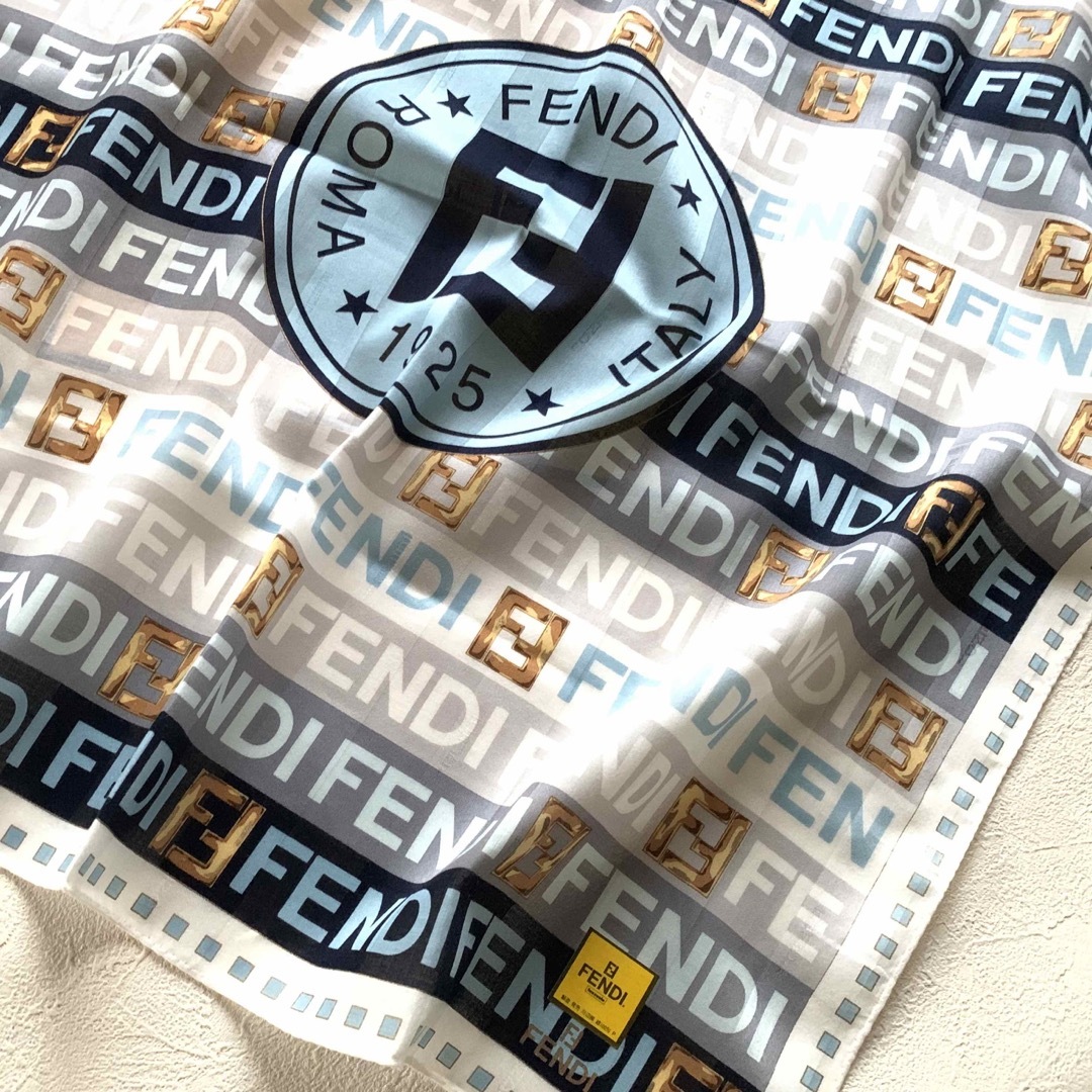 FENDI(フェンディ)のFENDI★フェンディ★大判ハンカチ N ★新品未使用 レディースのファッション小物(ハンカチ)の商品写真