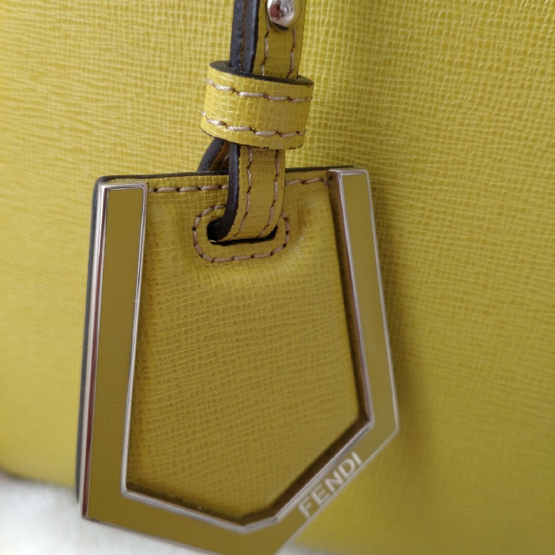 FENDI(フェンディ)のフェンディ　プチトゥージュール レディースのバッグ(ハンドバッグ)の商品写真