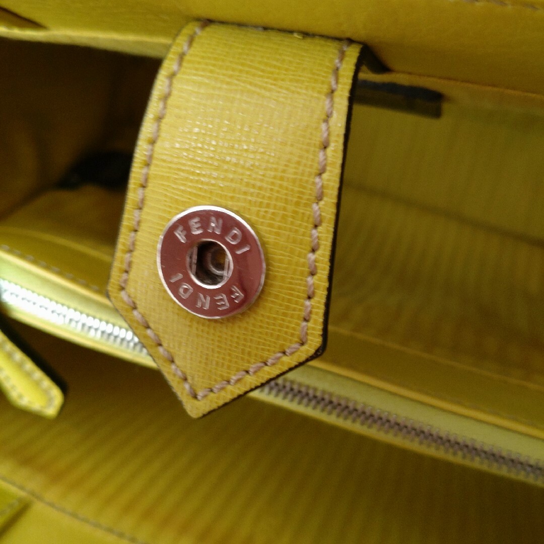 FENDI(フェンディ)のフェンディ　プチトゥージュール レディースのバッグ(ハンドバッグ)の商品写真