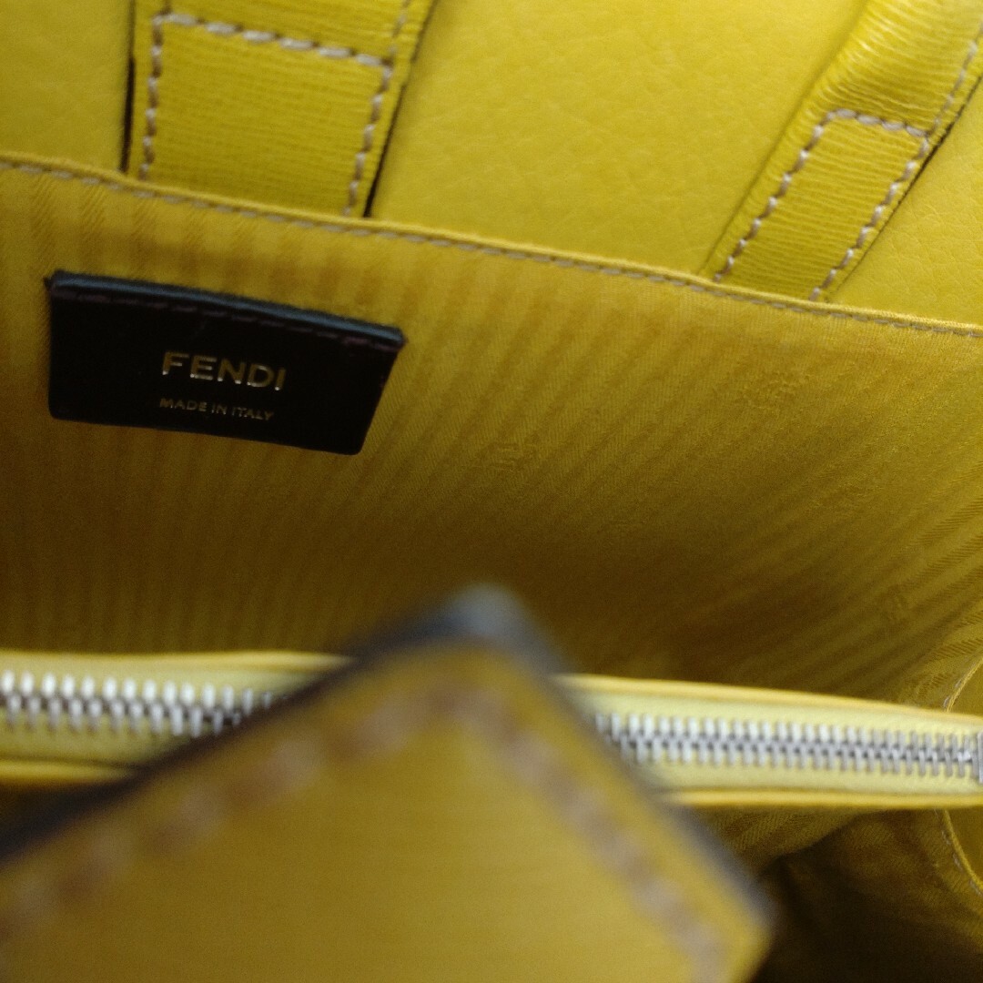 FENDI(フェンディ)のフェンディ　プチトゥージュール レディースのバッグ(ハンドバッグ)の商品写真