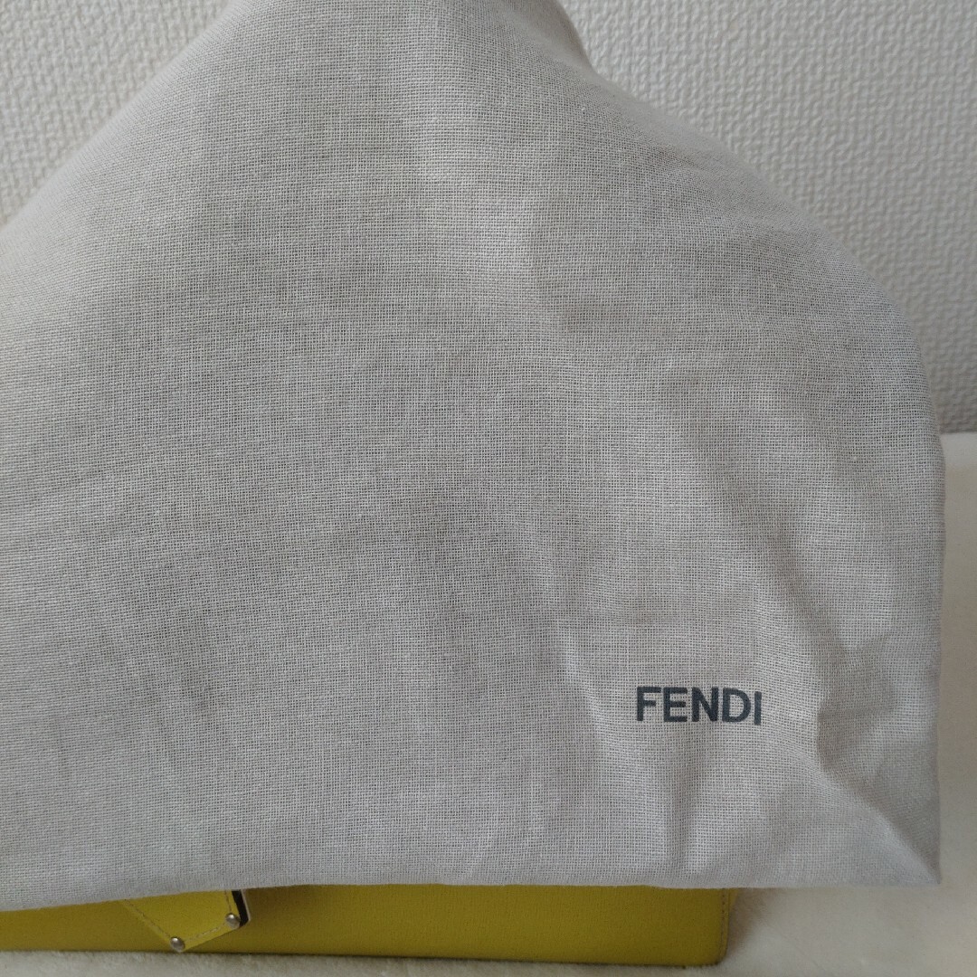 FENDI(フェンディ)のフェンディ　プチトゥージュール レディースのバッグ(ハンドバッグ)の商品写真