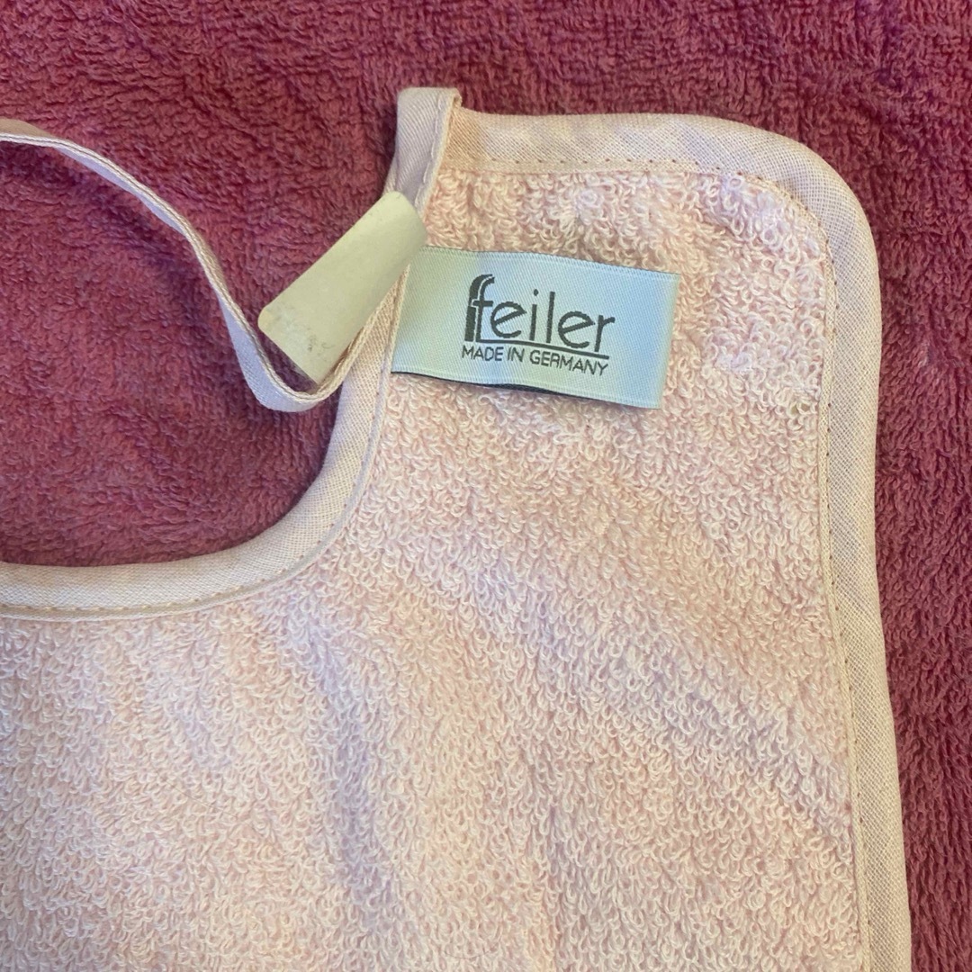 FEILER(フェイラー)の未使用　大人気FEILER フェイラー スタイ 前掛け よだれかけ　ピンク　くま キッズ/ベビー/マタニティのこども用ファッション小物(ベビースタイ/よだれかけ)の商品写真