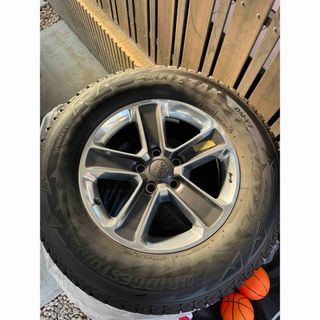 ジープ(Jeep)のJLラングラー純正ホイール BRIDGESTONE BLIZZAK  DM-V2(タイヤ・ホイールセット)